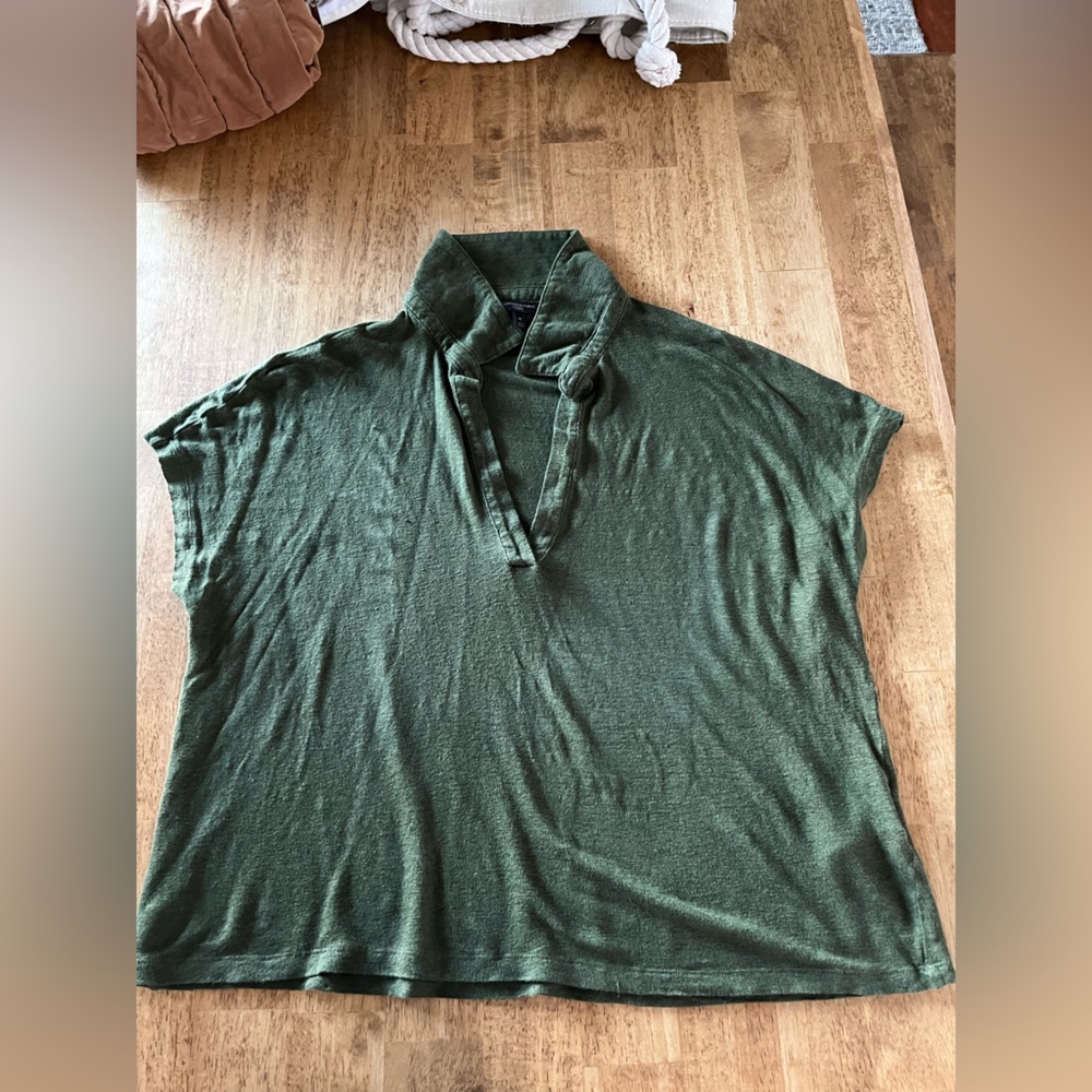 Banana Republic green collared linen shirt